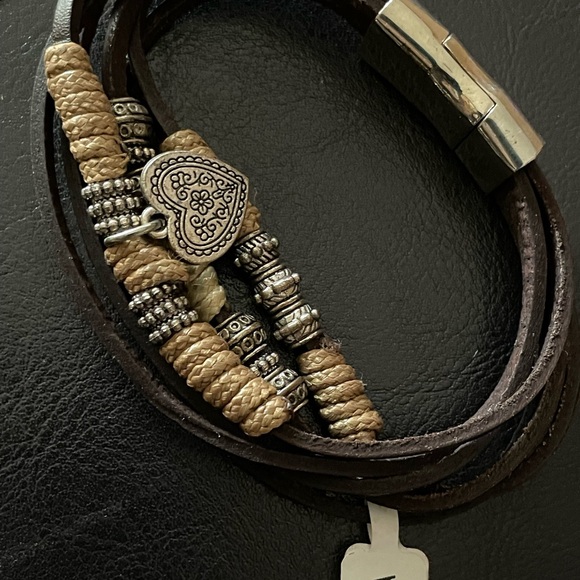 Leather and Silver Beaded 6 Strand Bracelet Magnet Clasp Heart Charm Boho Hippie - Picture 4 of 5